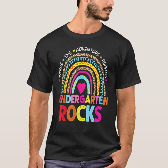 Kindergarten Rocks Kindergarten Rainbow T T-Shirt (Vorderseite)