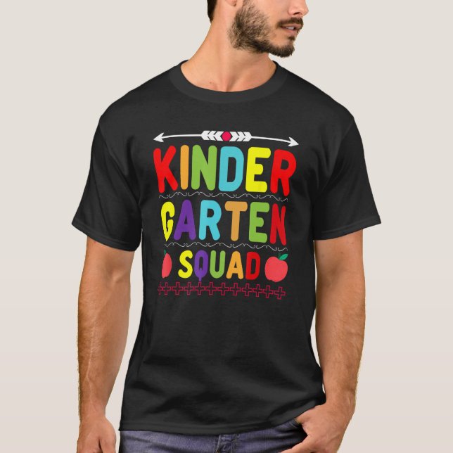 Kindergarten Squad Kinder Team glücklich Erster Ta T-Shirt (Vorderseite)