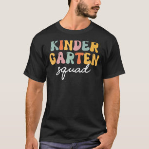 Kindergarten Squad Retro Groovy Happy Erster Tag T-Shirt