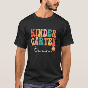 Kindergarten Team Retro Groovy Vintag erster Tag O T-Shirt