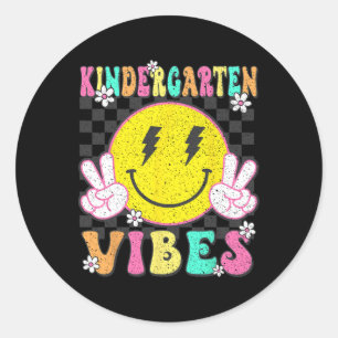 Kindergarten Vibes Lächeln Gesicht Zurück zur Schu Runder Aufkleber