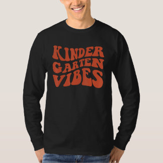 Kindergarten Vibes Retro Farbige Und Groovy Schule T-Shirt