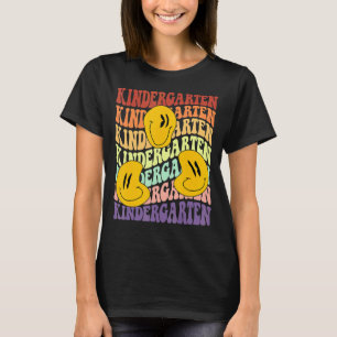 Kindergarten vor Lehrer zurück zur Schule T-Shirt