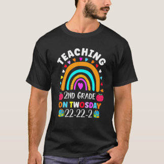 Kindergartenunterricht 2-22-22 22N T-Shirt