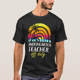 Kindergärtnerin Außer Dienst Strand Sonnenuntergan T-Shirt