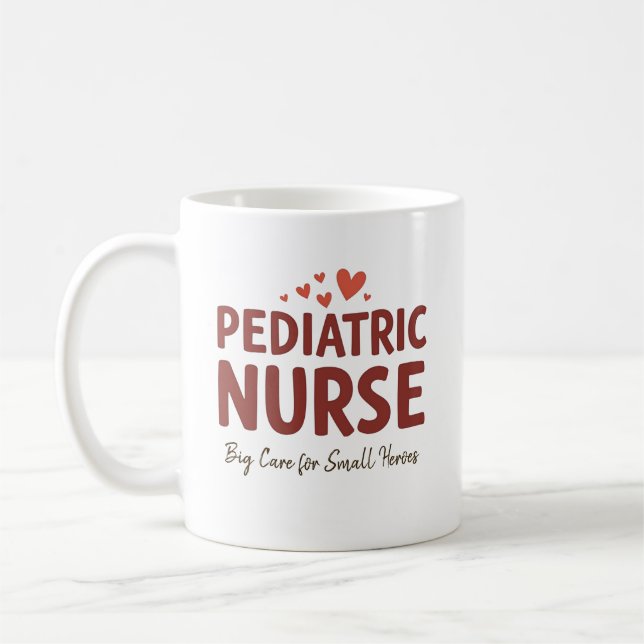 Kinderkrankenschwester – Große Fürsorge für kleine Kaffeetasse (Links)
