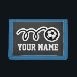 Kindermädchen für Jungen und Mädchen | Fußballspor Tri-fold Geldbeutel<br><div class="desc">Kindermädchen für Jungen und Mädchen | Fußballsport  | Personalisierbarer Name. Coole Sportgeschenkidee für Teenager,  die mit Namen oder Initialen Personalisiert sind.</div>