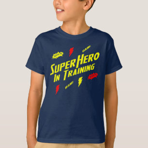 Kindersuperheld im Trainings-T - Shirt -