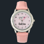 Kinderuhren mit rosa Herz und Name des Kindes Armbanduhr<br><div class="desc">Kinder sehen mit rosa Herz und Name des Kindes. Personalisierbare Armbanduhren für Jungen und Mädchen. Niedliche personalisierte Geburtstags- oder Weihnachtsgeschenkidee für Kinder oder Enkel.</div>