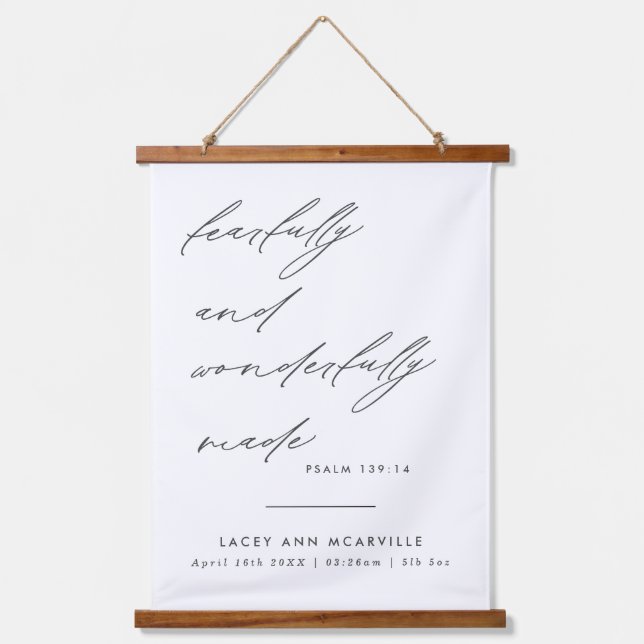 Kinderzimmer "Minimalistisch Scripting Birth Detai Wandteppich Mit Holzrahmen (Vorderseite)