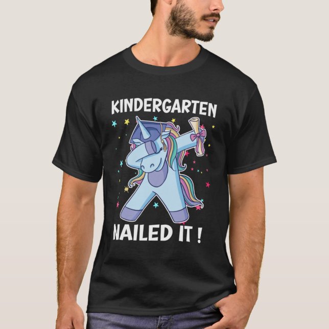 Kinderzimmer Nails It Polka Dot Unicorn Abschluss  T-Shirt (Vorderseite)