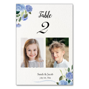 Kindheitsfotos-Tischnummer-Hochzeit Blaue Blumen Tischnummer