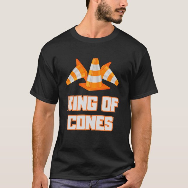 King of Cones Funny Traffic Cone Safety T-Shirt (Vorderseite)