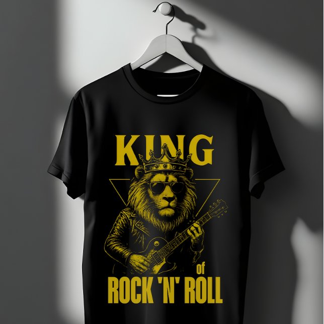 King of Rock N Roll Lion with Crown and Guitar T-Shirt (Von Creator hochgeladen)