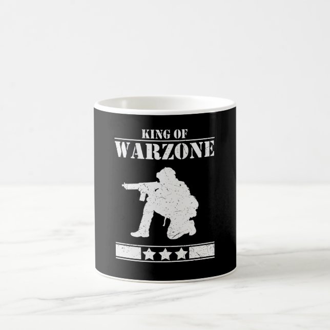 King of Warzone Gamer Gaming Kaffeetasse (Mittel)