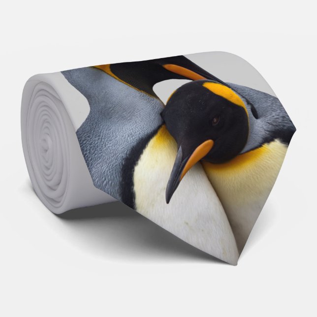 King Pinguine in Liebe Krawatte (Light Gray) (Gerollt)