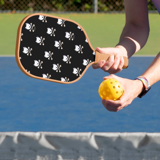 KiniArt Torrid Westie Crossbones Pickleball Schläger (InSitu)