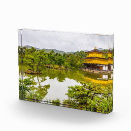 Kinkaku-ji oder Goldener Pavillon und Teich, Kyoto Fotoblock
