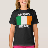 Kinsealy, Irland mit der irischen Flagge Girls