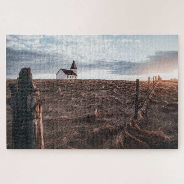 Kirche Gebäude & Hay Feld während Sonnenuntergang Puzzle (Horizontal)