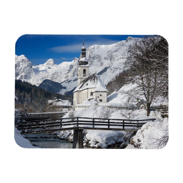 Kirche im Schnee mit den Alpen Magnet (Horizontal)