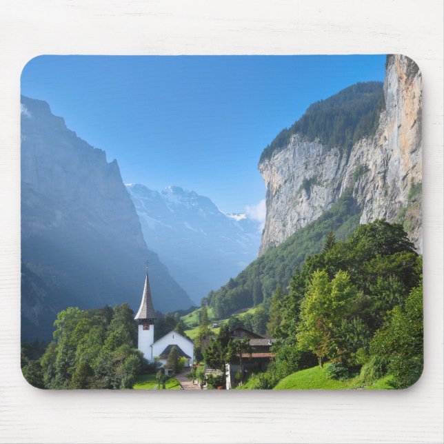 Kirche in Lauterbrunnen, Schweiz Mousepad (Vorne)