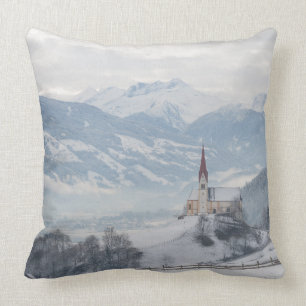 Kirche in Zillertal im Winter-Wurfskissen Kissen