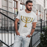Kirche Menorah<br><div class="desc">Einführung unserer atemberaubenden Grafik einer Kirche menorah! Dieses wunderschöne Design vereint Tradition und Spiritualität und macht es zu einer wunderbaren Ergänzung zu jedem Zazzle-Produkt. Mit seiner eleganten Silhouette einer Menorah mit kirchlich inspiriert Hintergrund verbindet dieses grafische Design perfekt zwei wichtige Glaubensrichtungen. Die komplizierten Details und die fachkundige Handwerkskunst dieses Designs...</div>