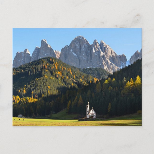 Kirche mit den Dolomiten - Berge Postkarte (Vorderseite)