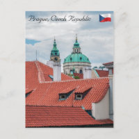 Kirche St. Nikolaus und Dächer von Prag