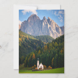 Kirche vor den Dolomiten in Italien Magneteinladung