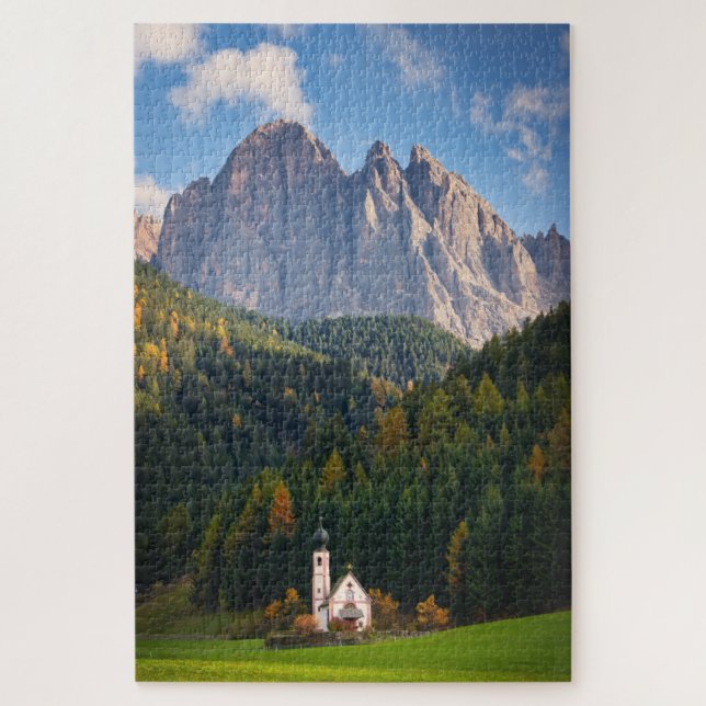 Kirche vor den Dolomiten in Italien Puzzle (Vertikal)