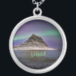 Kirkjufell Mountain in Island Nordlichter Versilberte Kette<br><div class="desc">Kirkjufell Mountain in Island Nordlichter</div>