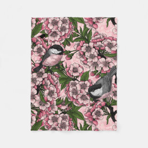 Kirschblüte und Kichererbsen auf rosa Fleecedecke