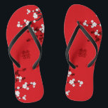 Kirschblüten & Chinesische Hochzeit mit doppeltem  Flip Flops<br><div class="desc">Weiße Kirschblüten oder Sakura Frühlingsblumen auf Rot mit modernen doppelten Glück chinesischen Hochzeitflöten Flip Flops. Orientalisch-rote Kirschblüten oder Sakura-Blume mit doppeltem Glückssymbol. Ein elegantes und romantisches asiatisches Hochzeitsdesign, das modern und elegant ist. Kirschblüten blühen im Frühling und symbolisieren neue Anfänge, Liebe und Romantik in japanischer, koreanischer und chinesischer Kultur. Das...</div>