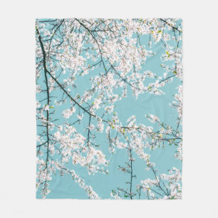 Kirschblüten: Türkiser Blumen-Trend Fleecedecke