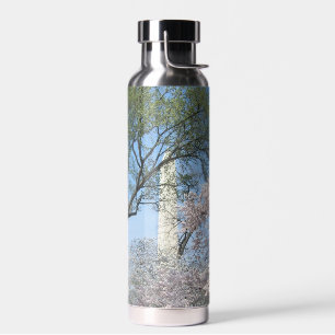 Kirschblüten und das Washington Monument in DC Trinkflasche