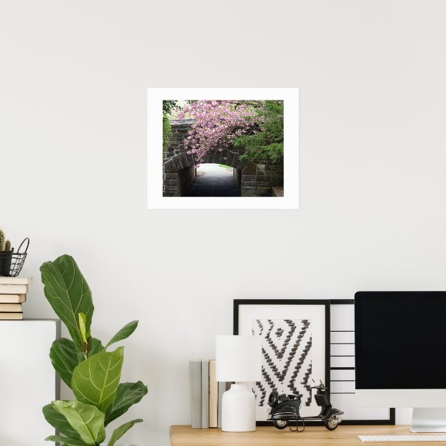 Kirschblüten und Foto der Steinbrücke Poster (Heimbüro)