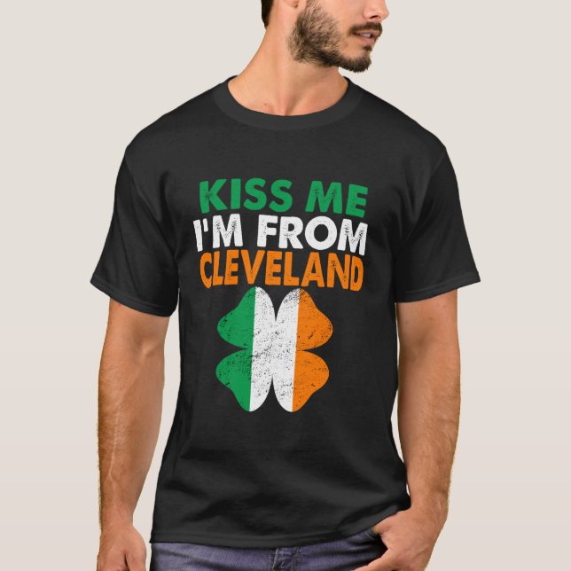 Kiss me aus Cleveland Essential T - Shirt (Vorderseite)