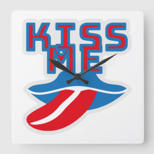Kiss me / Besame Pixelat by Masanser Quadratische Wanduhr