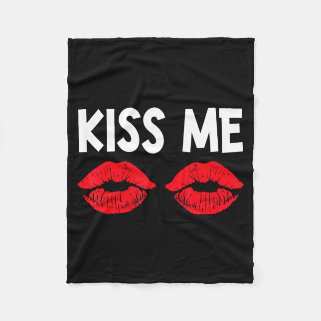 Kiss Me Funny Couples Tee Valentine's Day Couple M Fleecedecke (Vorderseite)