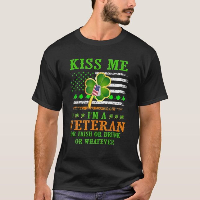 Kiss Me I bin ein Veteran Irish St Patrick's Day V T-Shirt (Vorderseite)