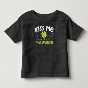 Kiss Me I bin Sullivan - Nachname Sullivan Kleinkind T-shirt