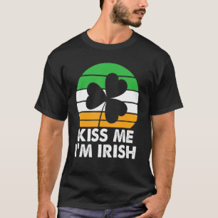 Kiss Me I m Irish Vintag St Patricks Day Kleeblatt T-Shirt