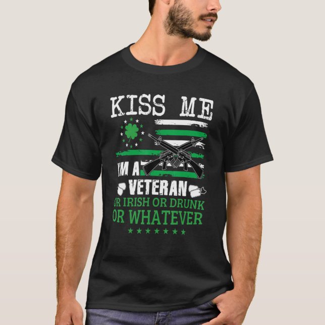 Kiss Me I m Veteran Kleeblatt St Patrick S Day T-Shirt (Vorderseite)