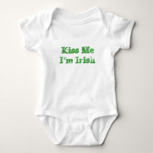 Kiss Me Ich bin irisch Baby Strampler