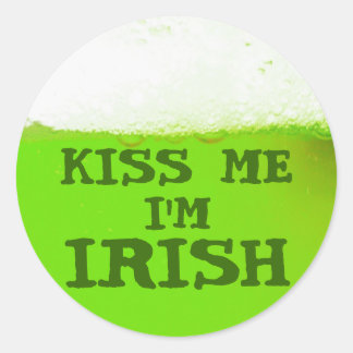 Kiss Me Ich bin Irish Green Bieraufkleber Runder Aufkleber