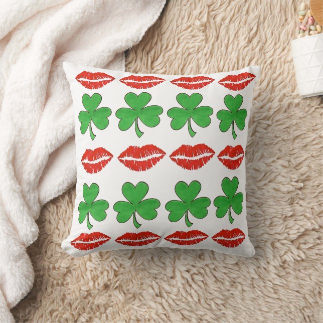 Kiss Me Ich bin Irish St. Patrick's Day Lips Kleeb Kissen (Decke)