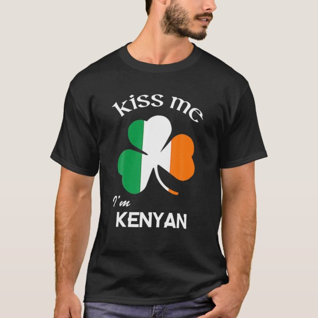 Kiss Me Ich bin Kenyan Kleeblatt Kenya St. Patrick T-Shirt (Vorderseite)