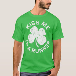 Kiss Me Im a Runner Saint Patrick Day Geschenk T-Shirt